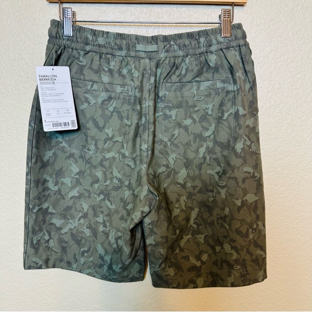 Athleta Farallon Bermuda Green Camo Shorts Size 4 - Picture 7 of 9